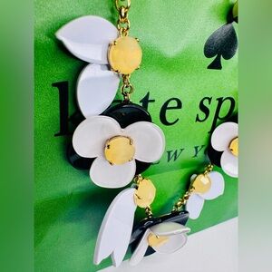 KATE SPADE “PICK A POSY” STATEMENT GOLD PLATED FLOWER NECKLACE - like new
